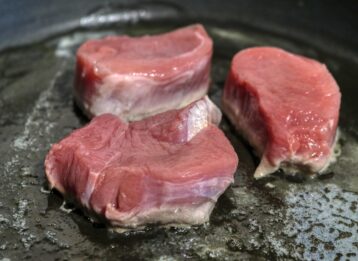 Schweinefilet in der Pfanne.