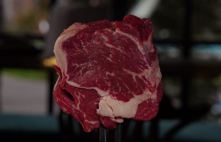 Was bedeutet Fleisch-Marmorierung? Erfahren Sie, warum feine Fettäderchen für Saftigkeit, Geschmack und passende Zubereitung wichtig sind.