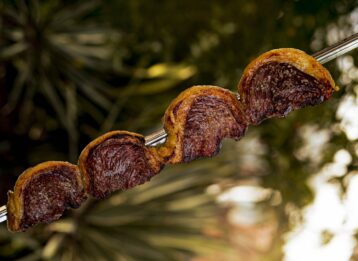 Was ist Picanha? Erfahren Sie, wo der brasilianische Rindfleisch-Cut sitzt, was seinen Fettdeckel auszeichnet und was ihn von Tafelspitz unterscheidet.